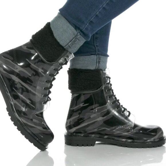 Kenneth Cole Women's Rain Lace Up Cozy Boot - Picture 1 of 5